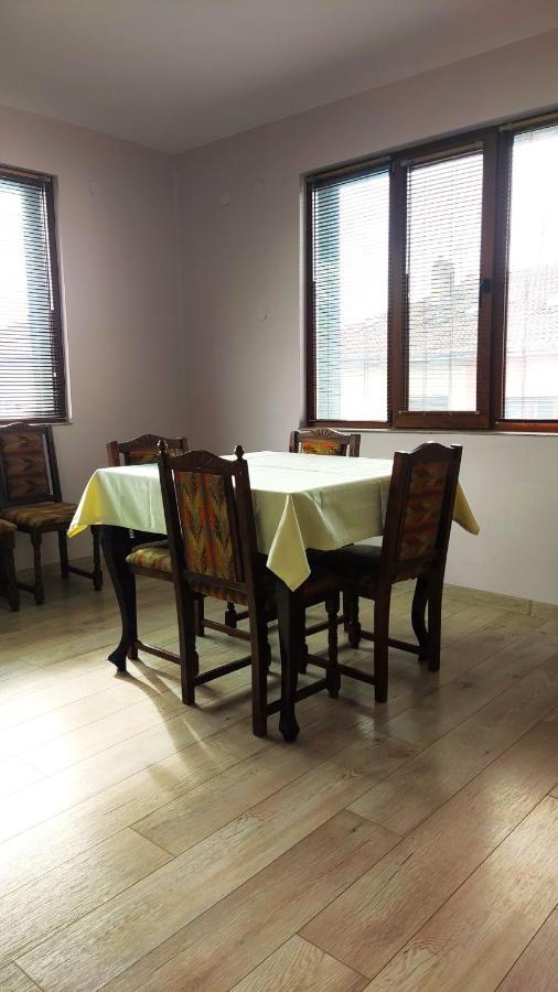 Liliya Apartment Pleven Luaran gambar